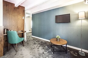 Nomad Luxury Suites