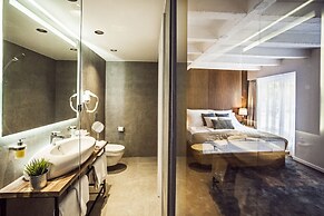Nomad Luxury Suites