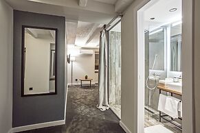 Nomad Luxury Suites