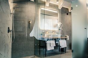 Nomad Luxury Suites
