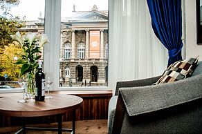 Nomad Luxury Suites