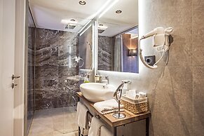 Nomad Luxury Suites