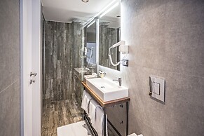 Nomad Luxury Suites