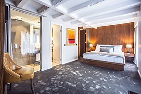 Nomad Luxury Suites