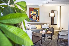 Nomad Luxury Suites