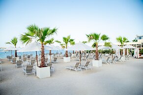 Adagio Premium The Palm