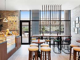 Adagio Premium The Palm