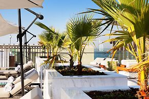 Adagio Premium The Palm