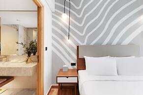 Adagio Premium The Palm