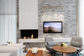 Adagio Premium The Palm
