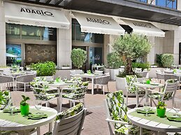 Adagio Premium The Palm