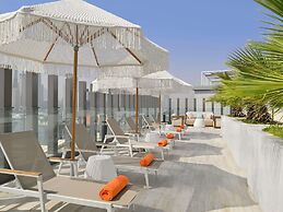 Adagio Premium The Palm