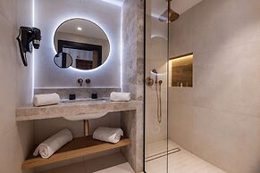 Golden Tulip Lyon Ouest Techlid - Hotel and Spa