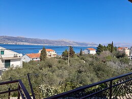 Big apt W.large Terrace&great sea View,close Beach