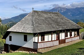 Charming Traditional House in a Pristine Location