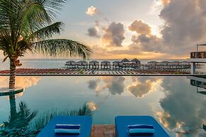 Le Mersenne Zanzibar, Autograph Collection