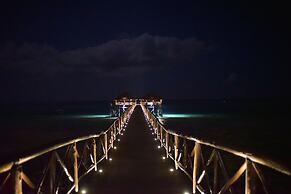 Le Mersenne Zanzibar, Autograph Collection