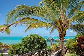 Le Mersenne Zanzibar, Autograph Collection