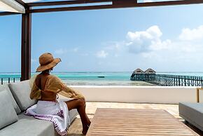 Le Mersenne Zanzibar, Autograph Collection