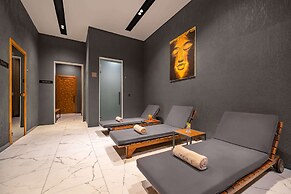 The Norm Collection Door'a Bodrum