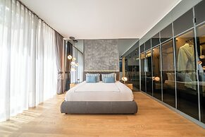 The Norm Collection Door'a Bodrum