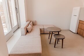 Amarelo Suites