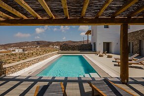 Amarelo Suites