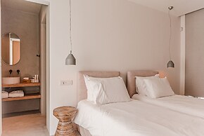 Amarelo Suites