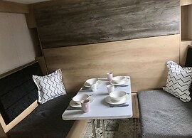 2 Bed Lodge - Sleeps 4 - Parking - Wifi