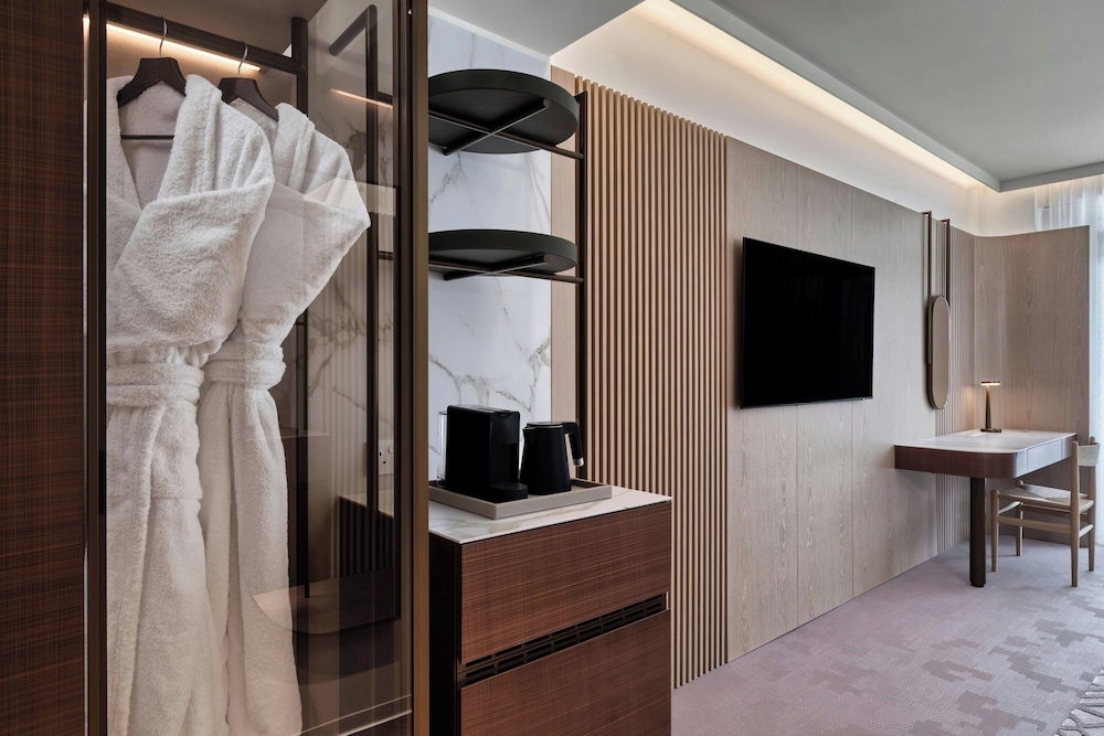 The Landmark Nicosia, Autograph Collection