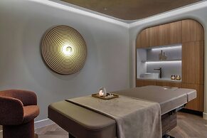 The Landmark Nicosia, Autograph Collection