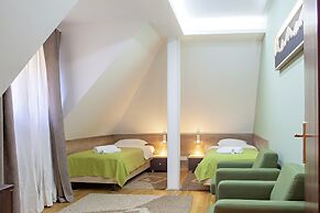 Hotel Junior