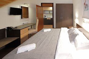 Hotel Junior