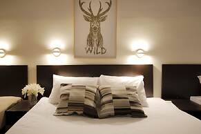 Hotel Junior