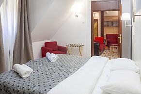 Hotel Junior