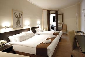 Hotel Junior