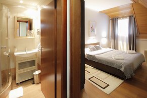 Hotel Junior