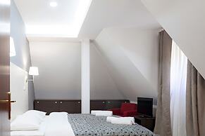 Hotel Junior