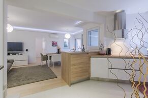 Luxury Villa White Rose with the Pool