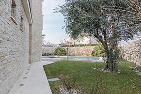 Luxury Villa White Rose with the Pool