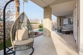 Luxury Villa White Rose with the Pool