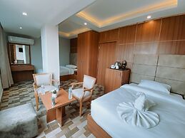 Nine Pyramids View Hotel