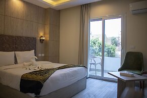 Nine Pyramids View Hotel