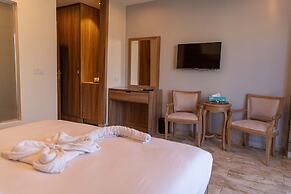 Nine Pyramids View Hotel