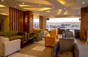 Nine Pyramids View Hotel
