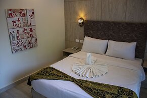 Nine Pyramids View Hotel