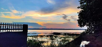 Lake Side Resort Neermahal