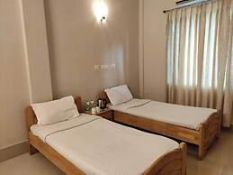 Lake Side Resort Neermahal