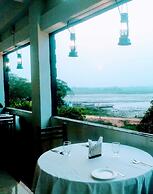 Lake Side Resort Neermahal
