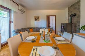 Apartments Ledy